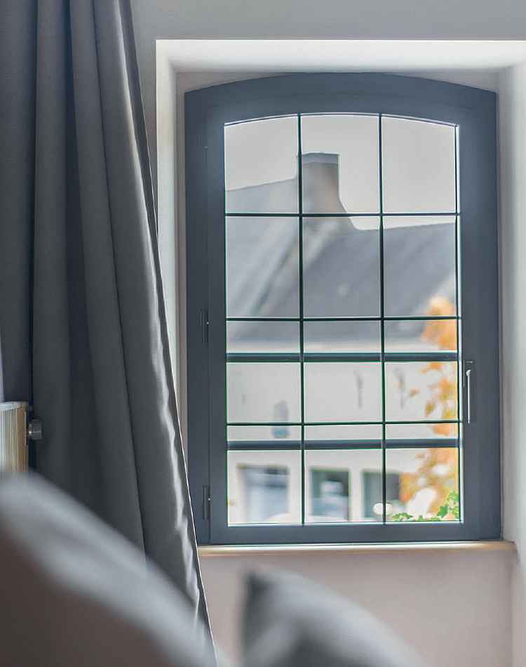 Fenêtres en aluminium KLINE à Milly-la-Forêt 91 - La Fermeture Parisienne project-slider-image