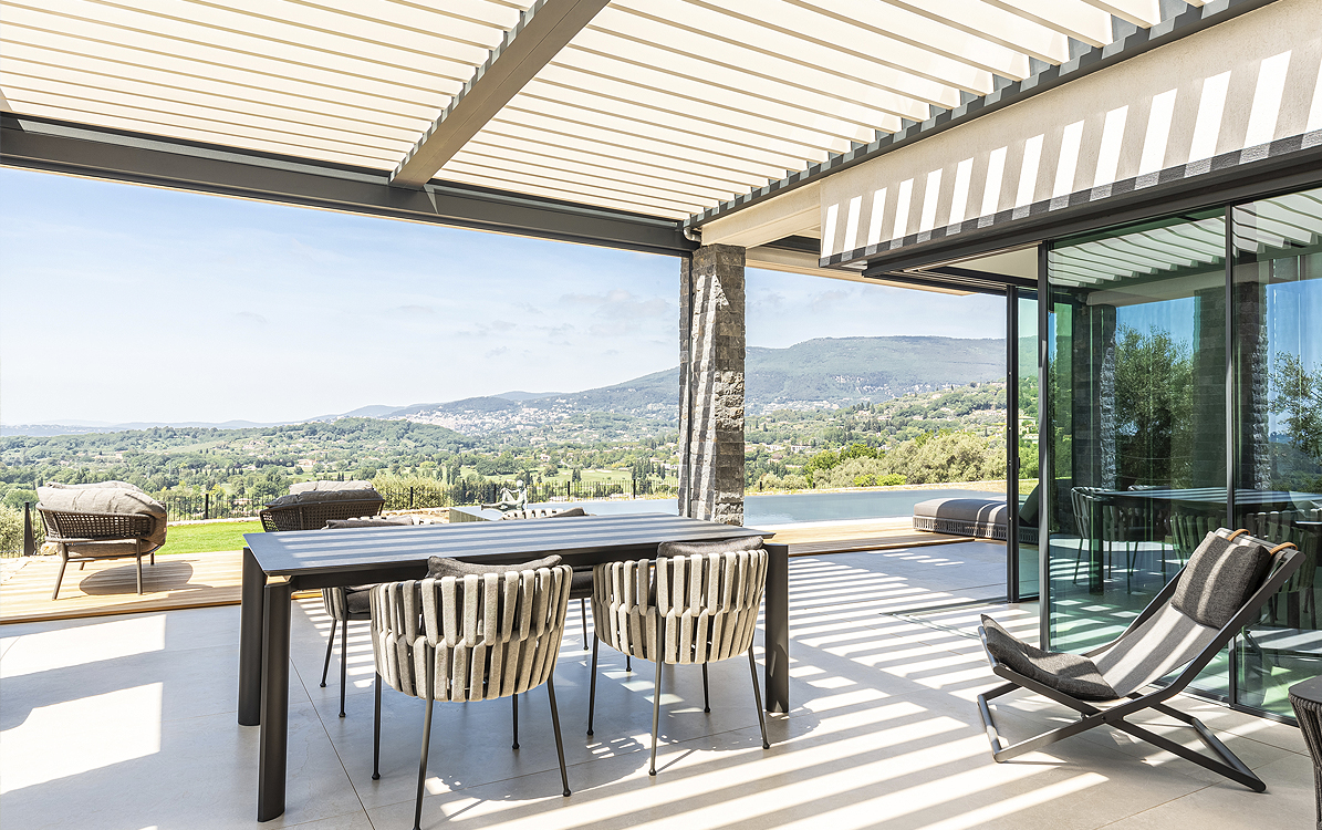 Pergolas bioclimatiques aluminium à Champlan (91) - La Fermeture Parisienne project-slider-image