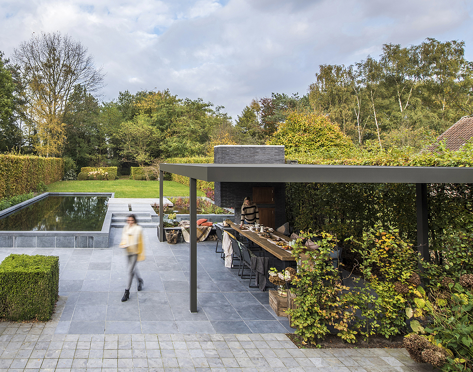 Pergolas bioclimatiques Algarve aluminium dans L'Essonne (91) - La Fermeture Parisienne project-slider-image