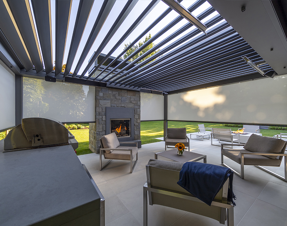 Pergolas bioclimatiques camargue-skye à Saint-Jean-de-Beauregard (91) - La Fermeture Parisienne project-slider-image