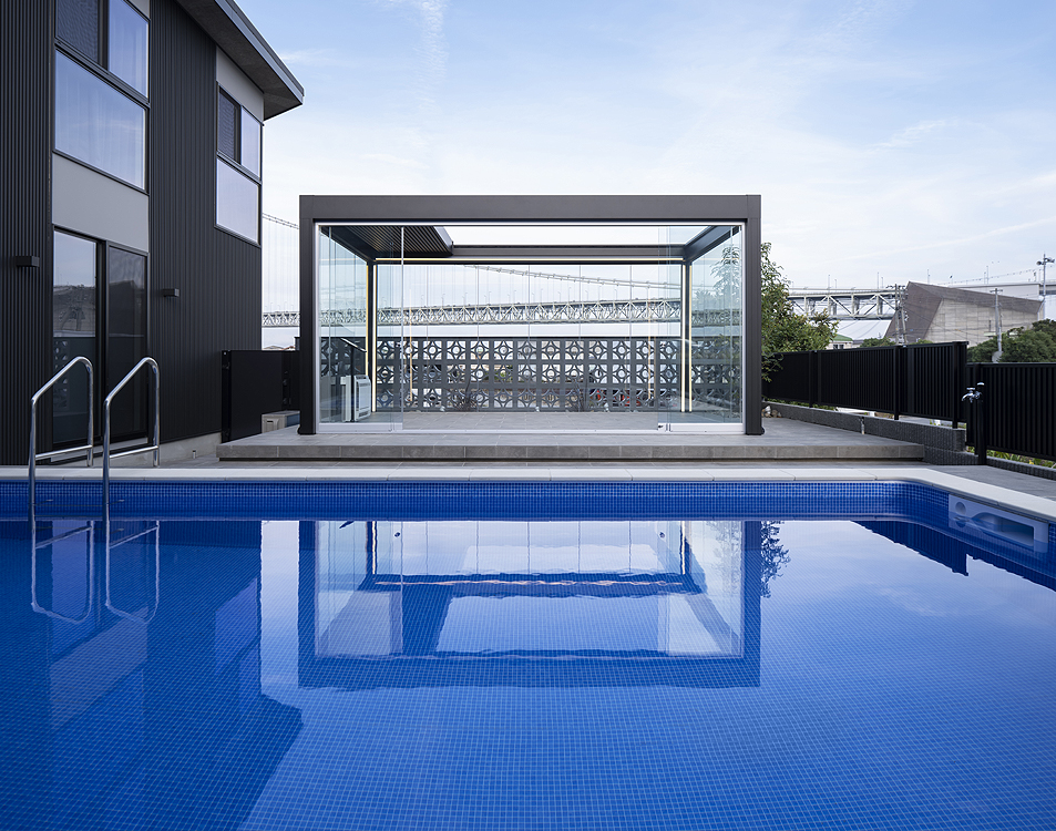 Pergolas bioclimatiques camargue-skye à Wissous (91) - La Fermeture Parisienne project-slider-image