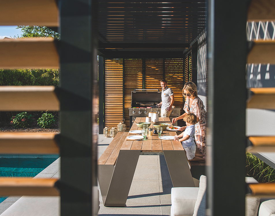 Pergolas bioclimatiques aluminium à Vauhallan (91) - La Fermeture Parisienne project-slider-image