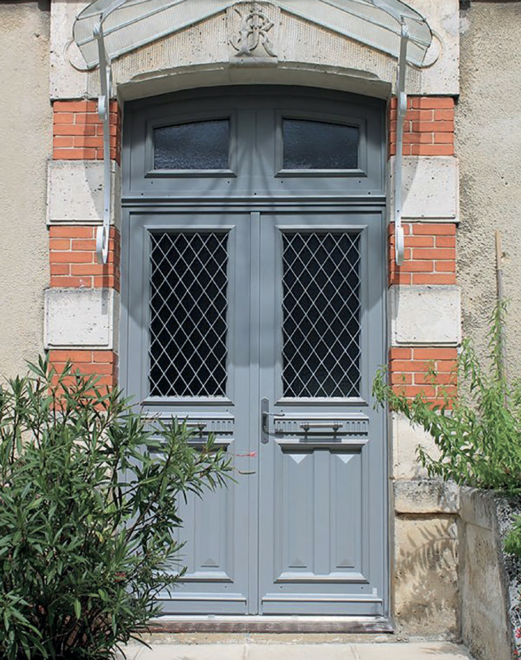 PORTE d'entrée bois ATULAM à Boussy-Saint-Antoine (91800) - La Fermeture Parisienne project-slider-image