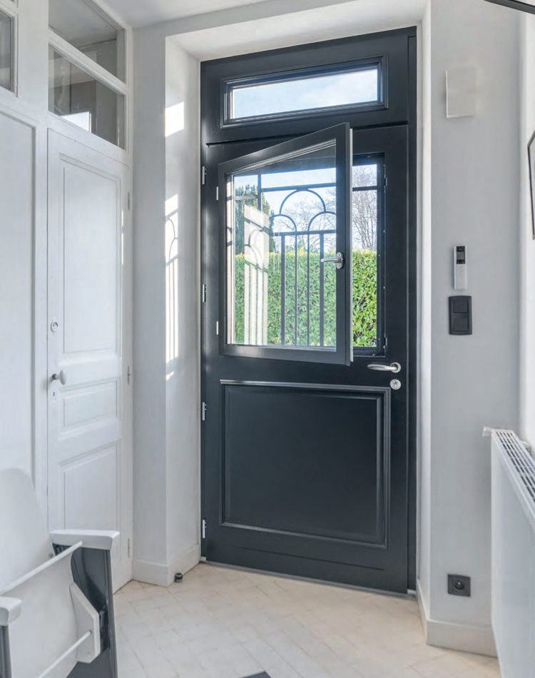 PORTE d'entrée bois Bel'mà Montataire - La Fermeture Parisienne project-slider-image